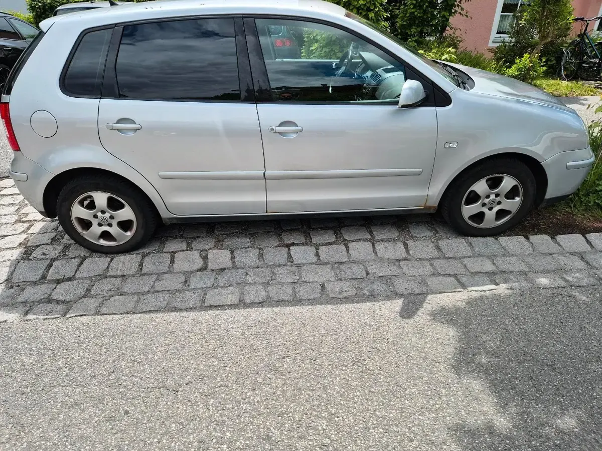 Gebraucht VW Polo 75 PS (55 kW) 2002 Silber Kleinwagen