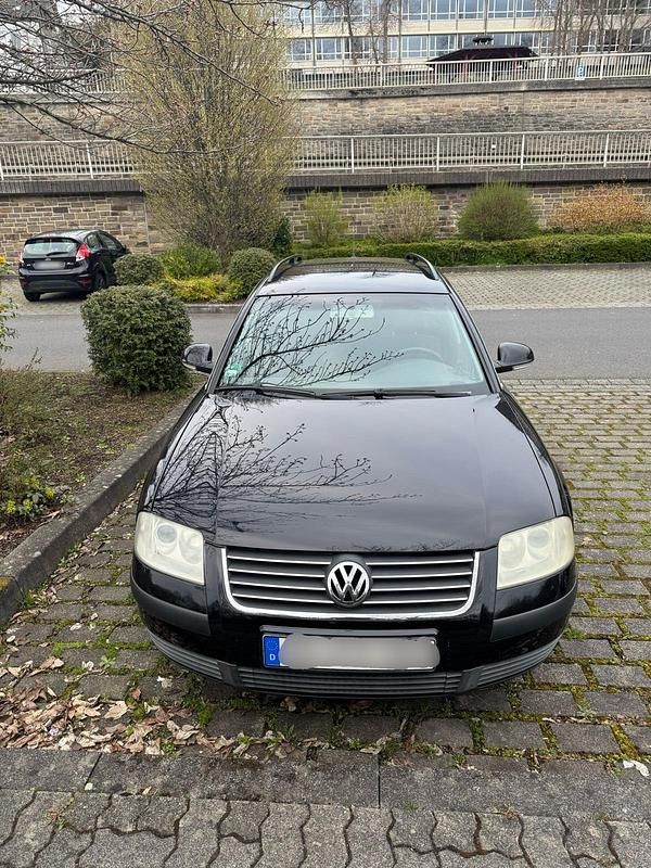 Gebraucht VW Passat 101 PS (74 kW) 2005 Schwarz Kombi