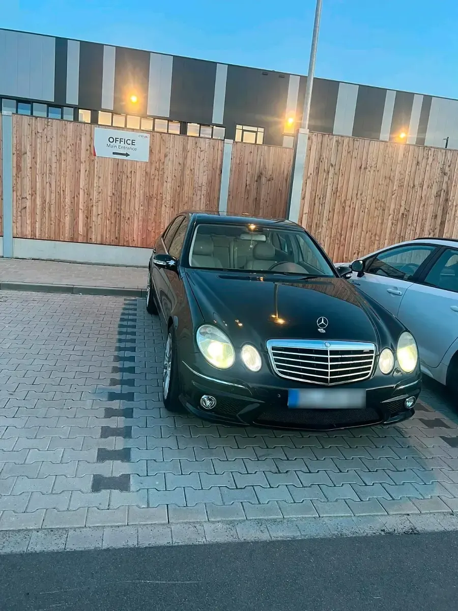Gebraucht Mercedes E320 224 PS (164 kW) 2005 Schwarz Limousine