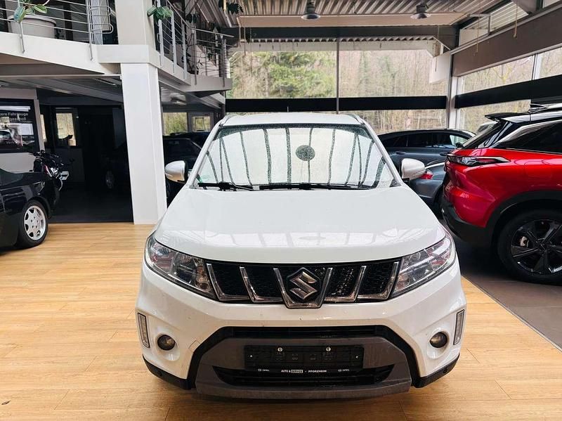 Gebraucht Suzuki Vitara 140 PS (102 kW) 2018 Weiß SUV
