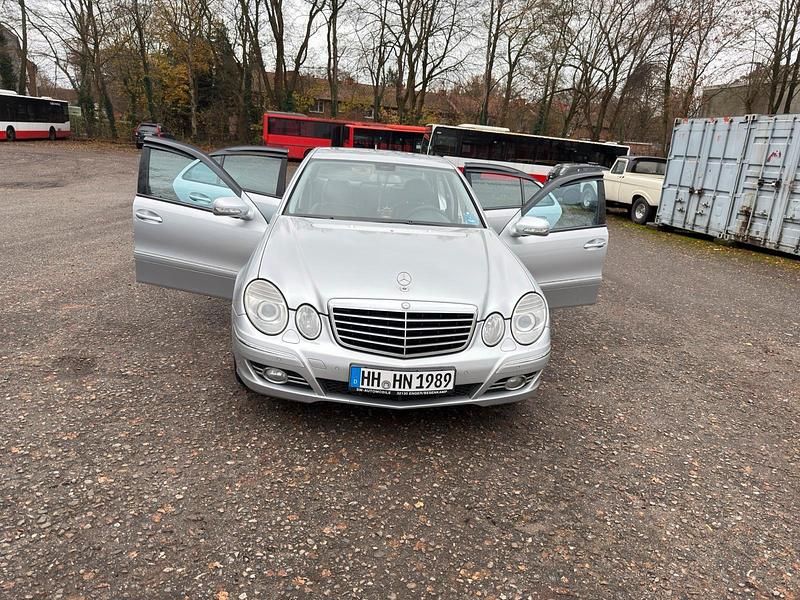 Gebraucht Mercedes E320 224 PS (164 kW) 2007 Grau Limousine
