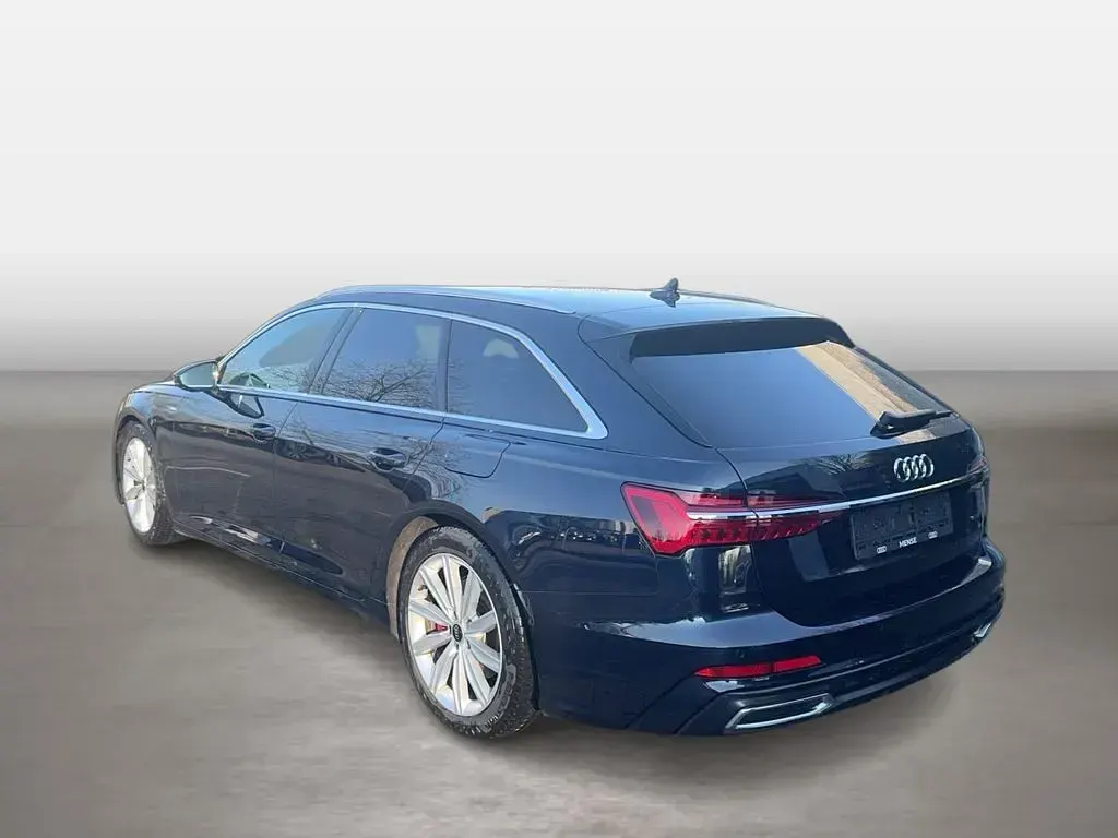 Gebraucht Audi A6 S-Line 367 PS (269 kW) 2022 Firmamentblau Kombi