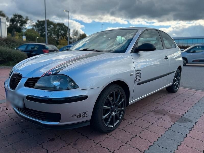 Gebraucht Seat Ibiza 74 PS (54 kW) 2002 Grau Kleinwagen