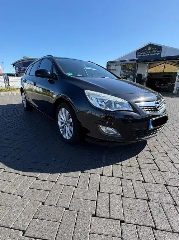 Gebraucht Opel Astra Sport 140 PS (102 kW) 2012 Kombi