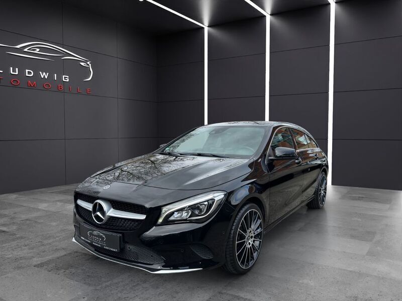 Schwarz Gebraucht 2019 Mercedes CLA180 Shooting Brake Kombi | 19.950 € (Guter Preis) - Bild 1/4