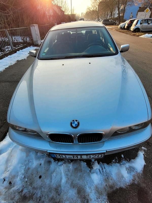 Silber Gebraucht 2002 BMW 520 Limousine | 2.290 € (Guter Preis) - Bild 1/4