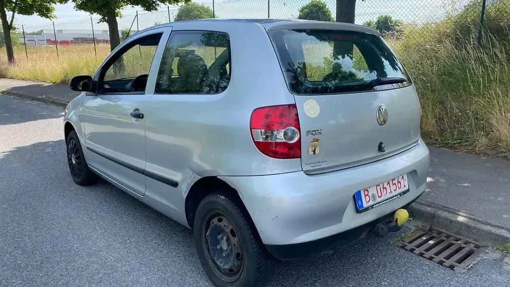 Gebraucht VW Fox Basis 54 PS (39 kW) 2007 Silber Kleinwagen