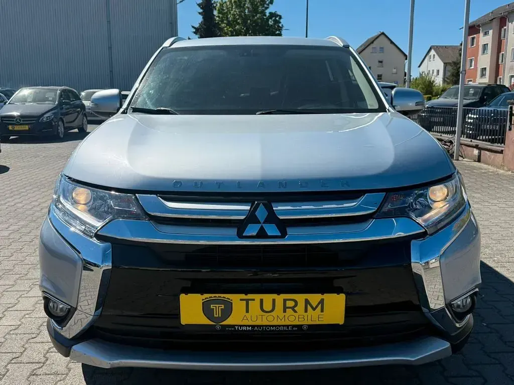 Gebraucht Mitsubishi Outlander Plus 150 PS (110 kW) 2016 Silber SUV