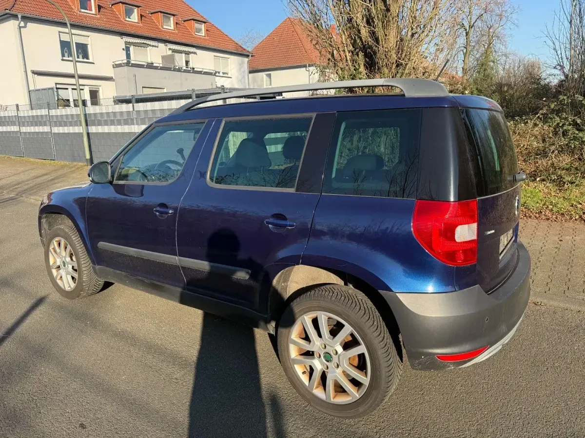 Gebraucht Skoda Yeti Plus Edition 105 PS (77 kW) 2011 Blau SUV