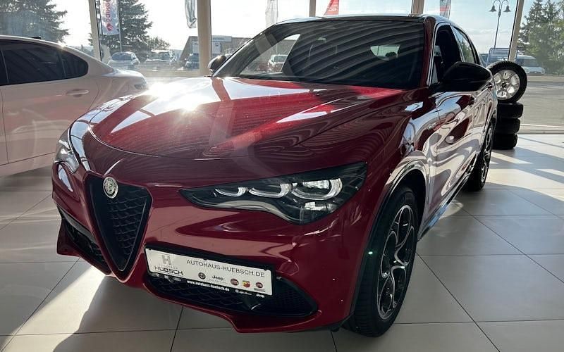 Rot Neu 2025 Alfa Romeo Stelvio Veloce SUV | 66.990 € (Teuer) - Bild 1/4