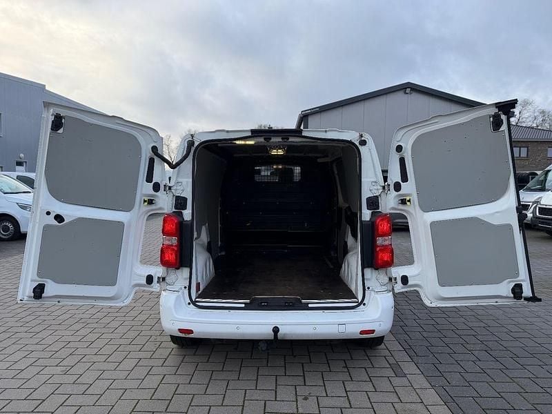 Gebraucht Peugeot Expert Premium 179 PS (131 kW) 2018 Weiß Van