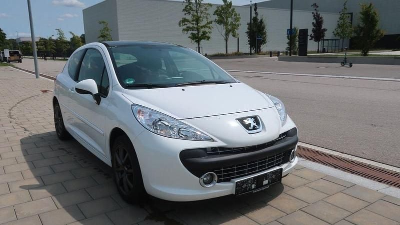 Weiß Gebraucht 2006 Peugeot 207 Sport Kleinwagen | 3.690 € (Etwas zu teuer) - Bild 1/4