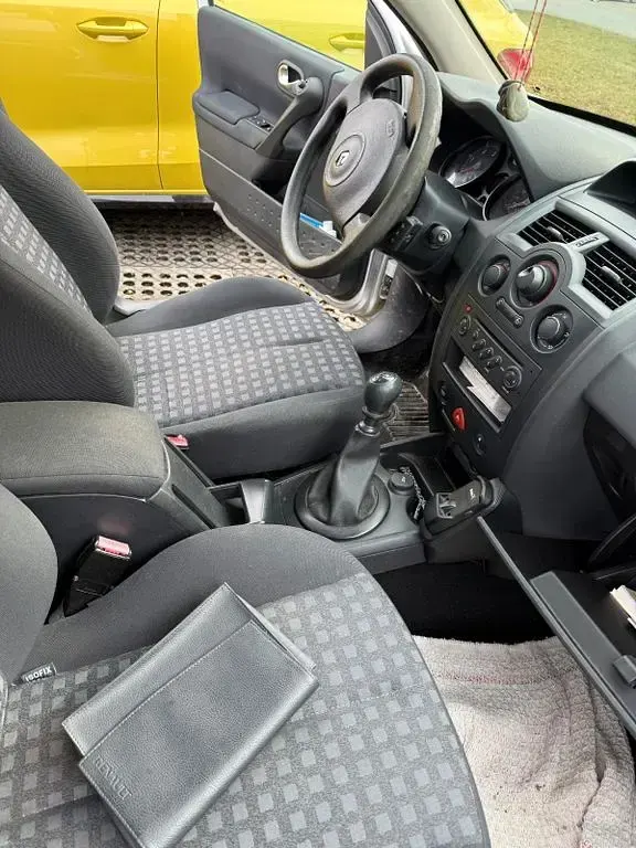 Gebraucht Renault Mégane 103 PS (75 kW) 2007 Grau Limousine