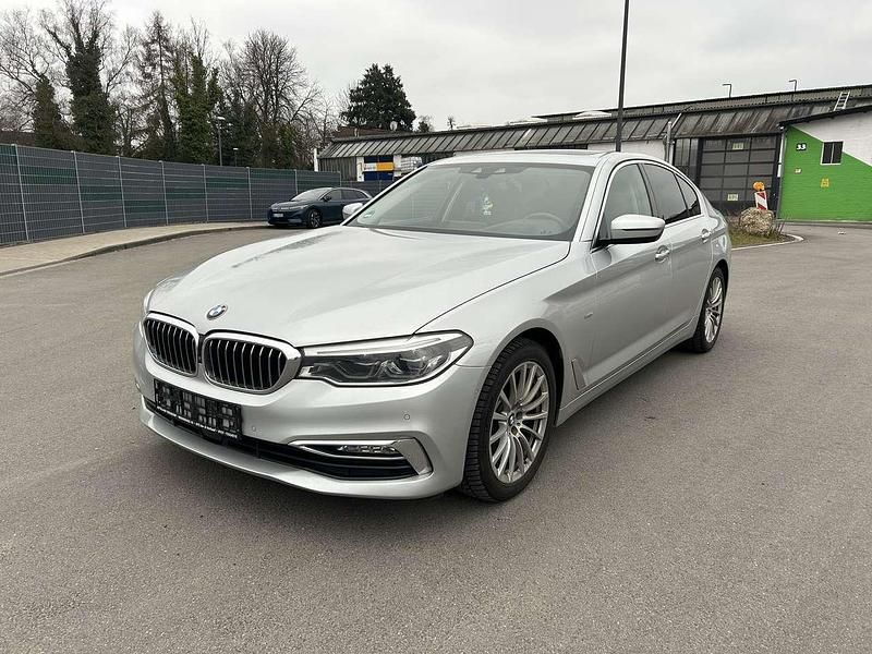 Gebraucht BMW 540 Luxury Line 320 PS (235 kW) 2017 Glaciersilber metallic Limousine