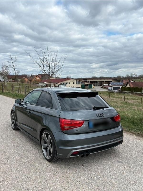 Gebraucht Audi A1 S-Line 185 PS (136 kW) 2013 Grau Kleinwagen