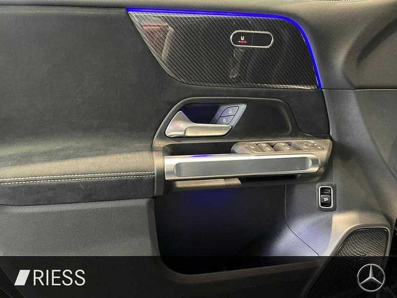 Gebraucht Mercedes GLB180 AMG 136 PS (100 kW) 2026 Metalliclack kosmosschwarz SUV