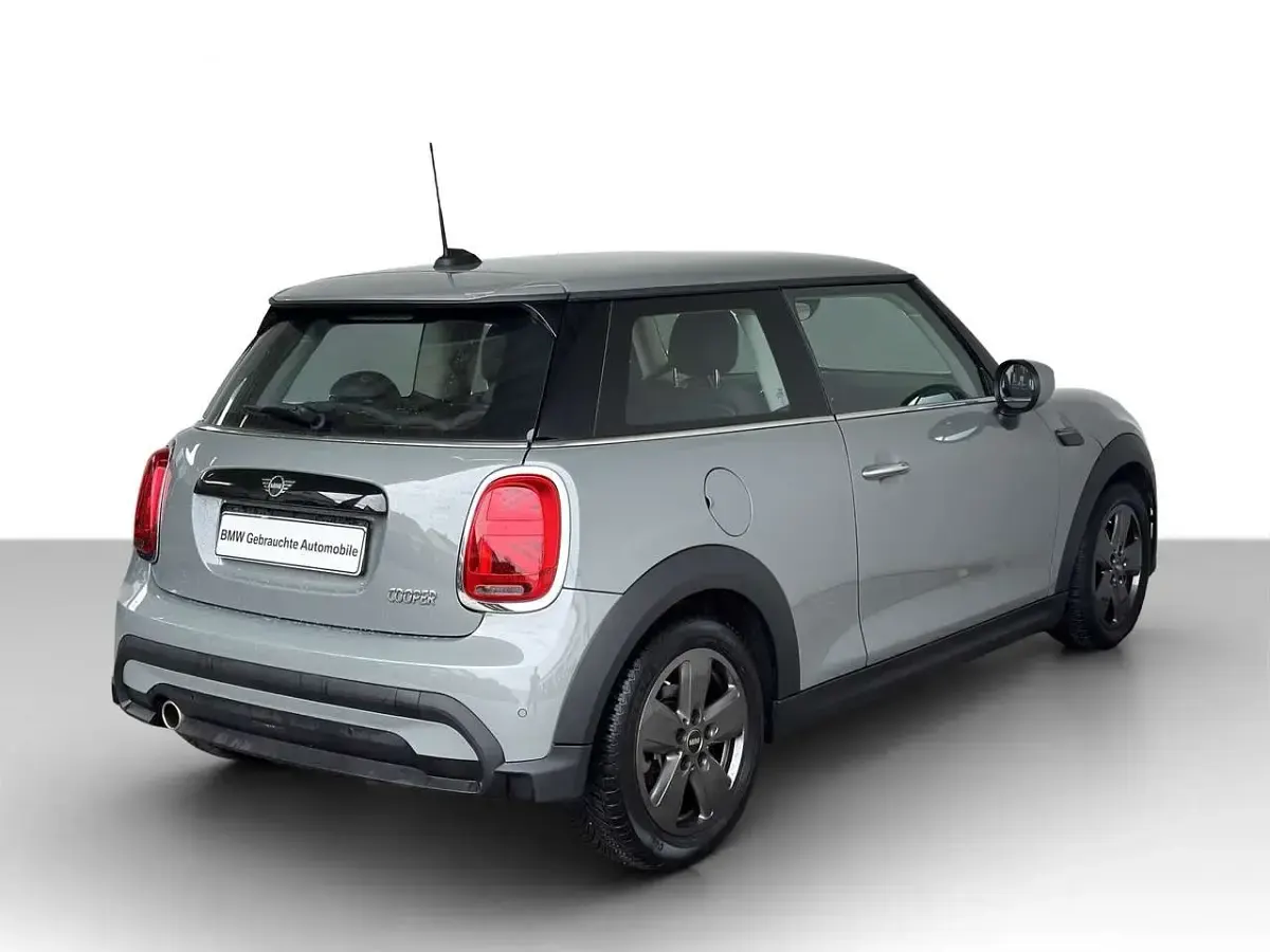 Gebraucht Mini Cooper 136 PS (100 kW) 2022 Moonwalk grey metallic Kleinwagen