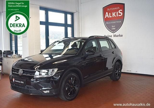 Deep black perleffekt Gebraucht 2018 VW Tiguan Trendline SUV | 20.990 € (Guter Preis) - Bild 1/2