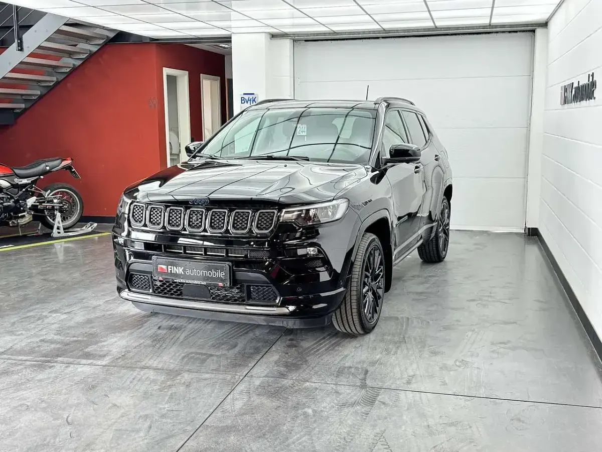 Usata Jeep Compass 241 CV (177 kW) 2022 Nero SUV