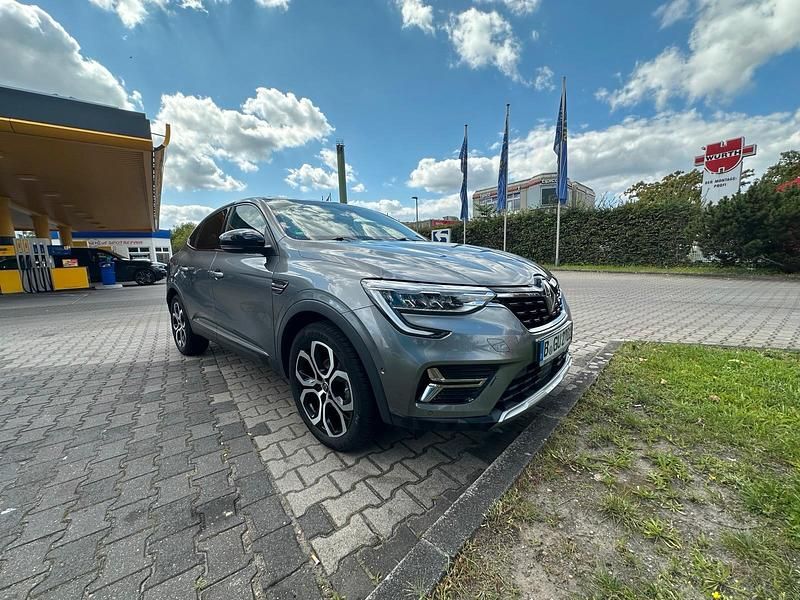 Grau Gebraucht 2021 Renault Arkana SUV | 17.500 € (Guter Preis) - Bild 1/4