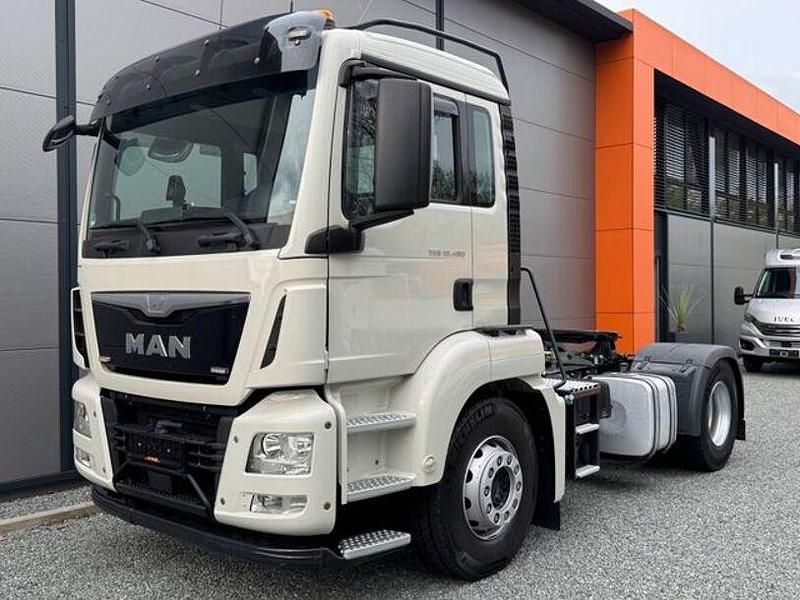 Weiss Gebraucht 2016 MAN TGE Van | 43.792 € - Bild 1/4