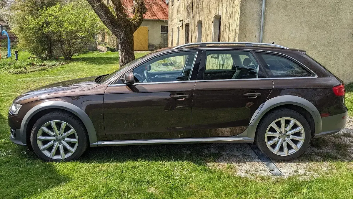 Używany Audi A4 Allroad 177 KM (130 kW) 2012 Brązowy Kombi