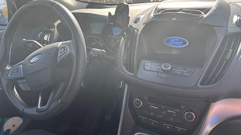 Gebraucht Ford Kuga Cool & Connect 150 PS (110 kW) 2019 Grau SUV