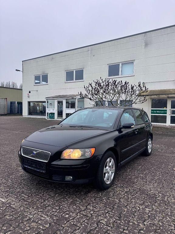 Schwarz Gebraucht 2005 Volvo V50 Kombi | 2.700 € (Etwas zu teuer) - Bild 1/4