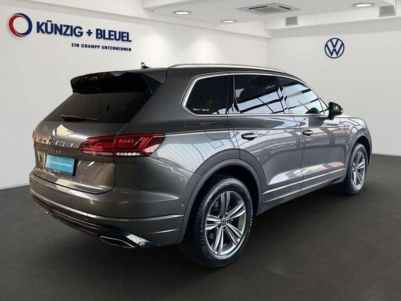 Gebraucht VW Touareg Elegance 231 PS (169 kW) 2023 Grau SUV