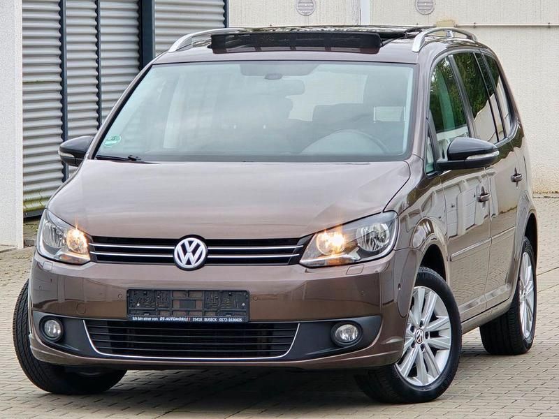 Braun Gebraucht 2011 VW Touran Style Van / Kleinbus | 9.999 € (Etwas zu teuer) - Bild 1/2