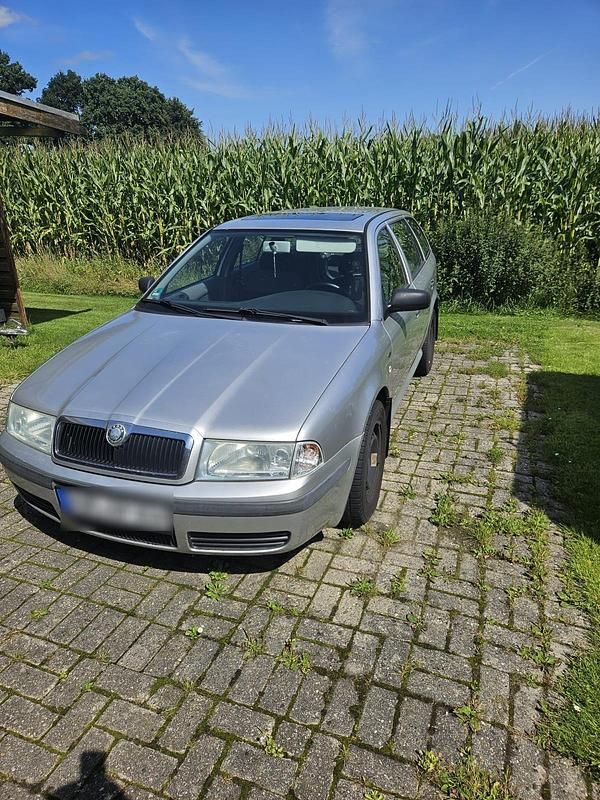 Silber Gebraucht 2000 Skoda Octavia Kombi | 550 € (Fairer Preis) - Bild 1/4