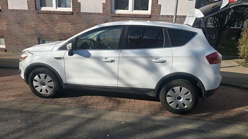 Gebraucht Ford Kuga 136 PS (100 kW) 2010 Weiß SUV