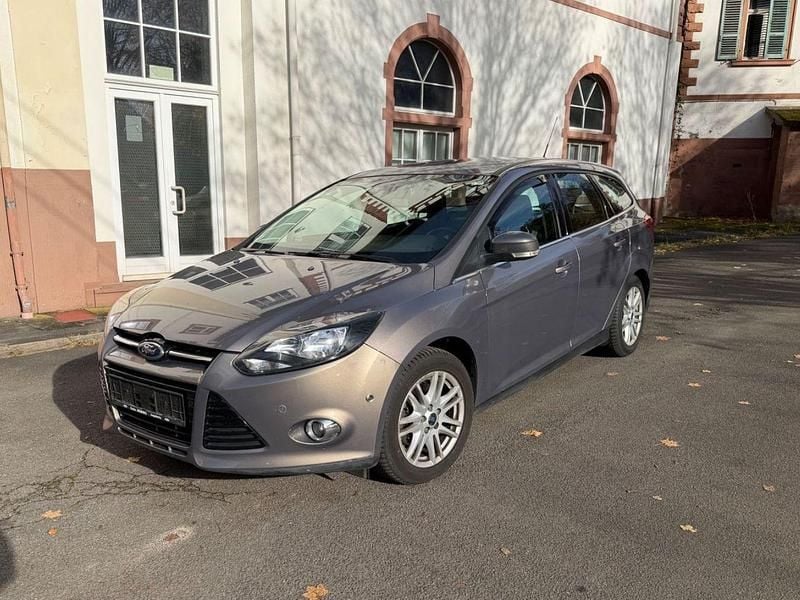 Braun Gebraucht 2011 Ford Focus Titanium Kombi | 5.200 € (Guter Preis) - Bild 1/4