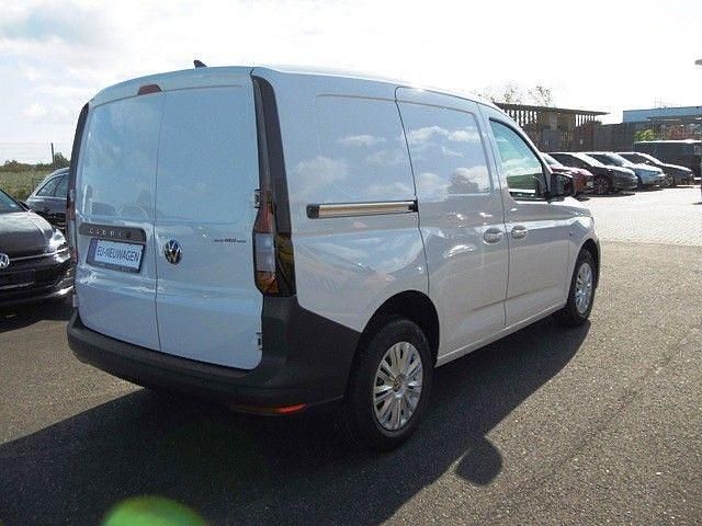 Gebraucht VW Caddy Basis 102 PS (75 kW) 2025 Weiß Van / Kleinbus