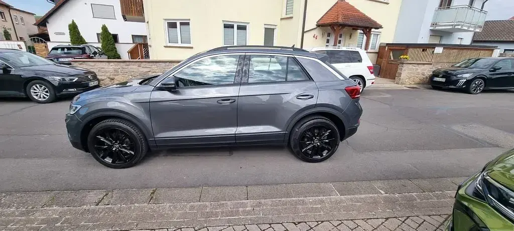 Gebraucht VW T-Roc Life 150 PS (110 kW) 2022 Grau SUV