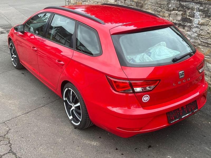 Gebraucht Seat Leon ST Reference 110 PS (80 kW) 2017 Rot Kombi