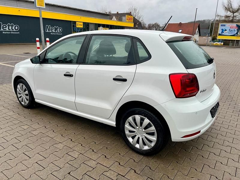 Gebraucht VW Polo Trendline 60 PS (44 kW) 2015 Weiß Kleinwagen