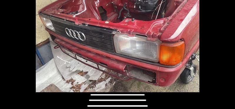 Second-hand Audi 80 90 CP (66 kW) 1983 Roșu Berlinǎ