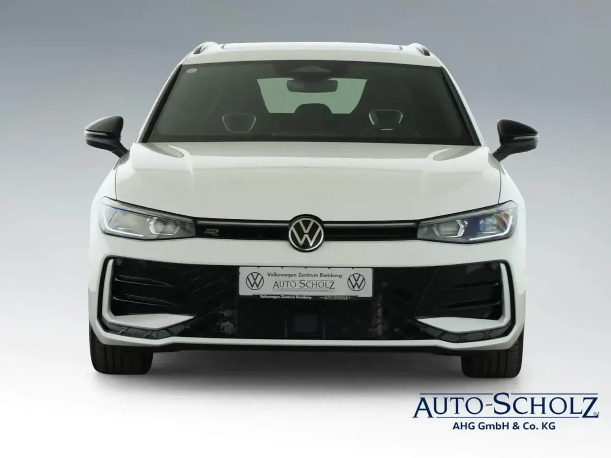 Gebraucht VW Passat R-line 193 PS (141 kW) 2025 Weiß Kombi