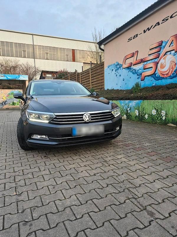 Gebraucht VW Passat 150 PS (110 kW) 2018 Grau Kombi