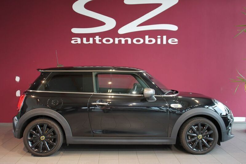 Midnight black metallic Gebraucht 2020 Mini Cooper SE Kleinwagen | 18.000 € (Fairer Preis) - Bild 1/4