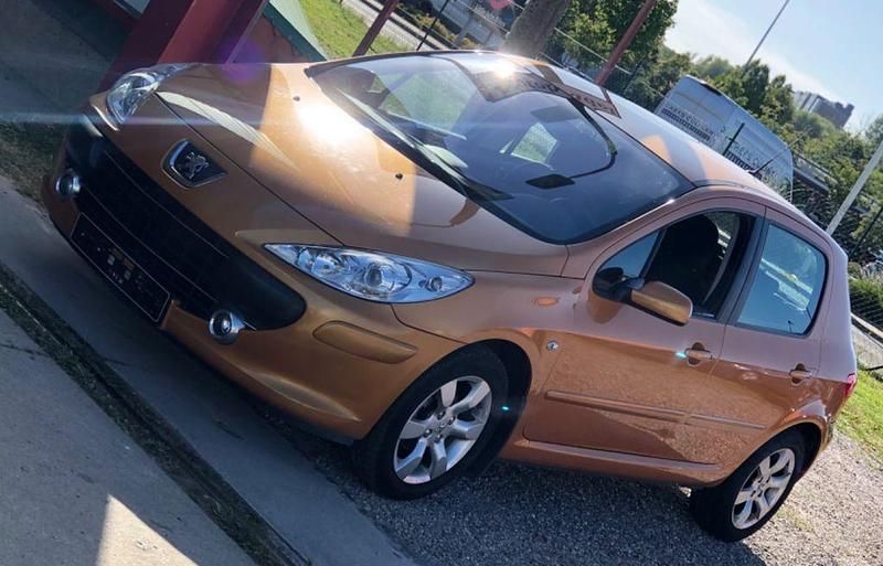 Orange Gebraucht 2005 Peugeot 307 Tendance Limousine | 2.890 € (Fairer Preis) - Bild 1/4