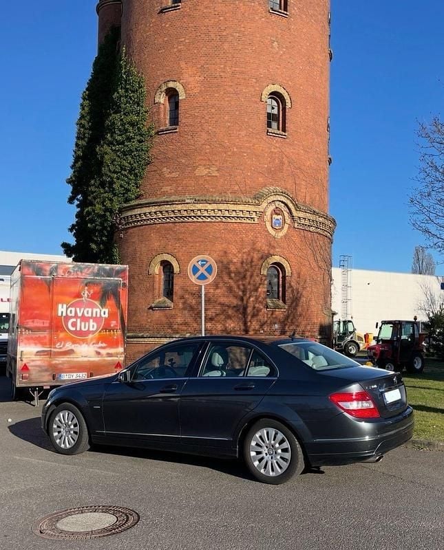 Grau Gebraucht 2009 Mercedes C200 Elegance Limousine | 7.580 € (Fairer Preis) - Bild 1/4