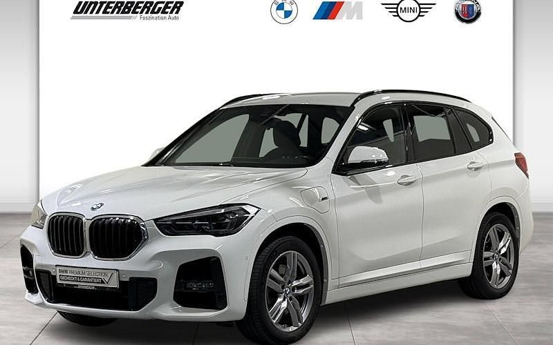 Alpinweiß uni Gebraucht 2022 BMW X1 M Sport SUV | 31.790 € (Etwas zu teuer) - Bild 1/4