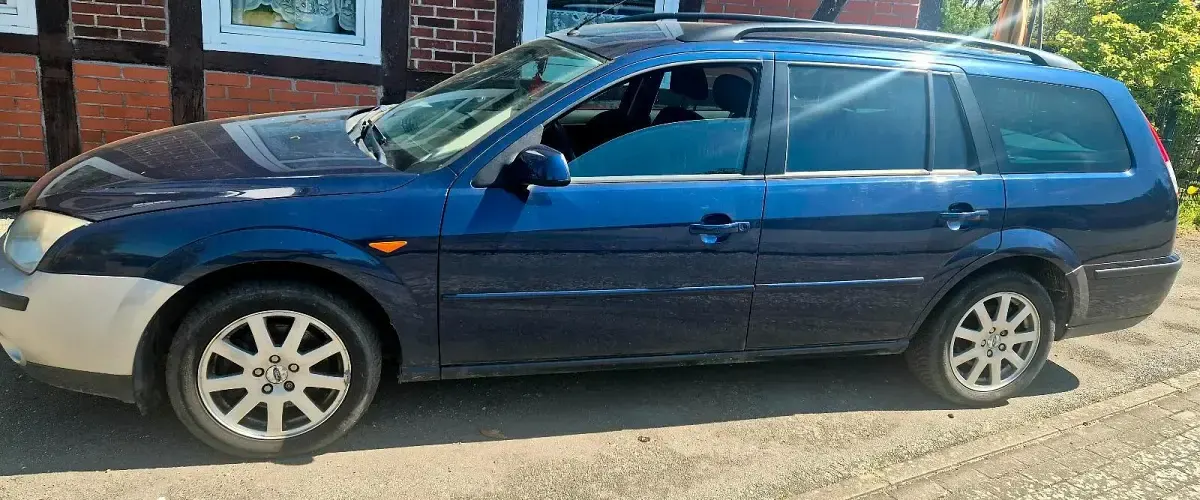 Usado Ford Mondeo 145 CV (106 kW) 2003 Azul Familiar