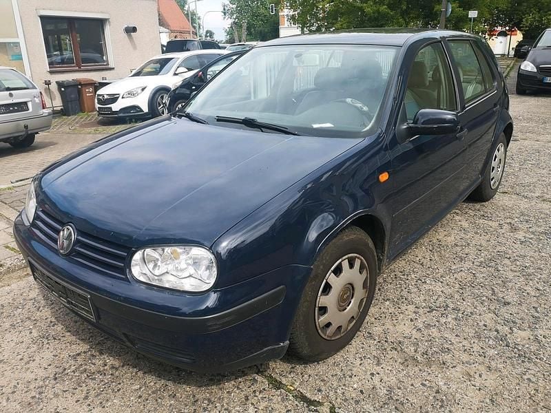 Blau Gebraucht 1998 VW Golf IV Limousine | 599 € (Guter Preis) - Bild 1/4