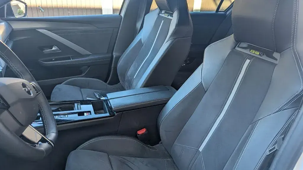 Gebraucht Opel Astra GSe 224 PS (164 kW) 2023 Weiß Kleinwagen