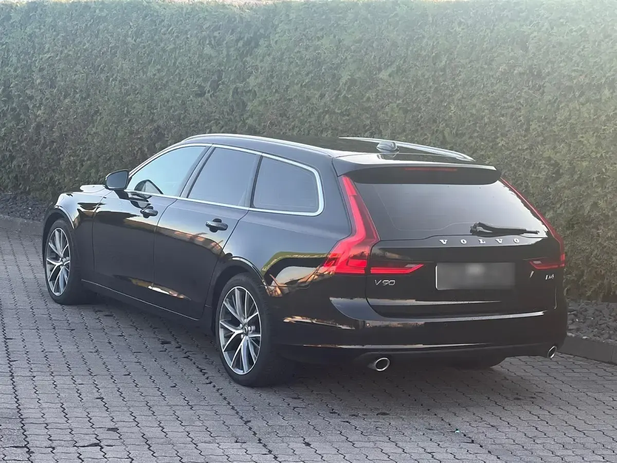 Second-hand Volvo V90 190 CP (139 kW) 2018 Negru Break