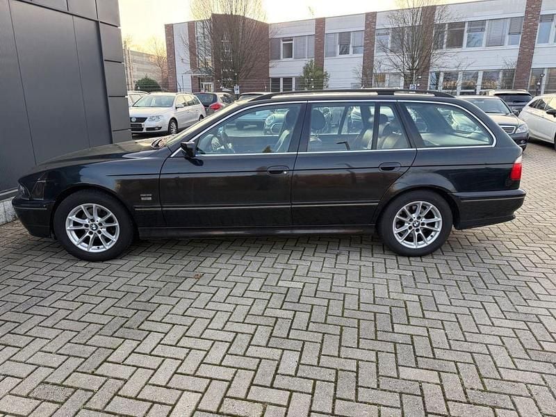 Gebraucht BMW 525 Sport Line 192 PS (141 kW) 2003 Schwarz Kombi