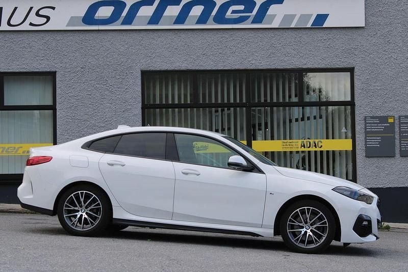 Weiß Gebraucht 2023 BMW 218 M Sport Coupé | 25.900 € (Superpreis) - Bild 1/4